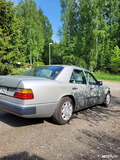 Mercedes-Benz 250 W124 250D 1990, photo 7/11