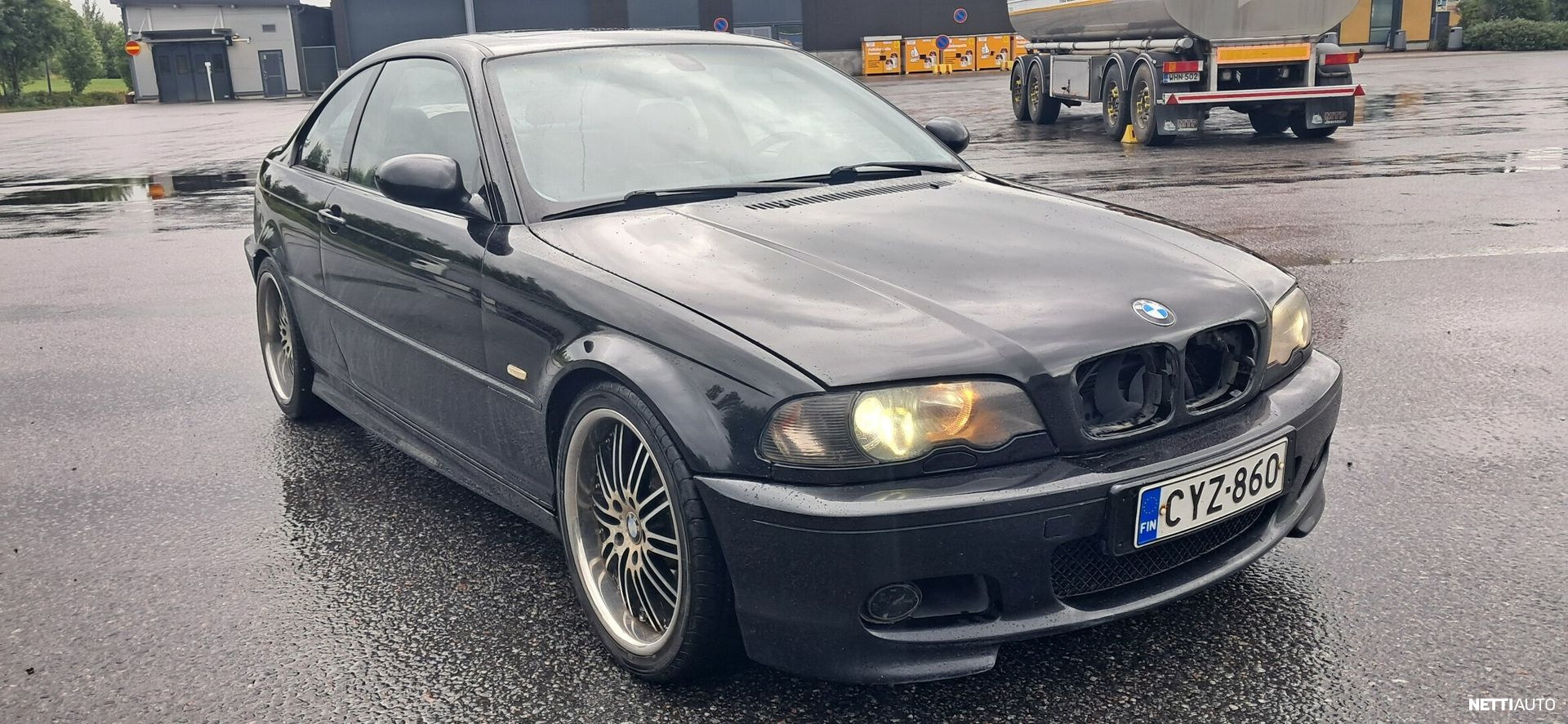 BMW 330