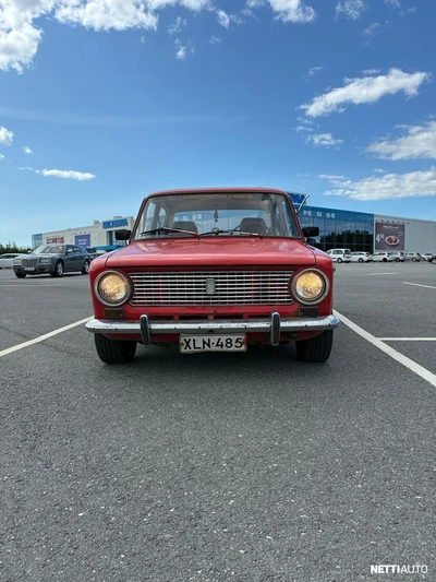 Lada 1200 1988, kuva 2/8