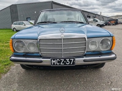 Mercedes-Benz 240 123 1982, photo 5/6