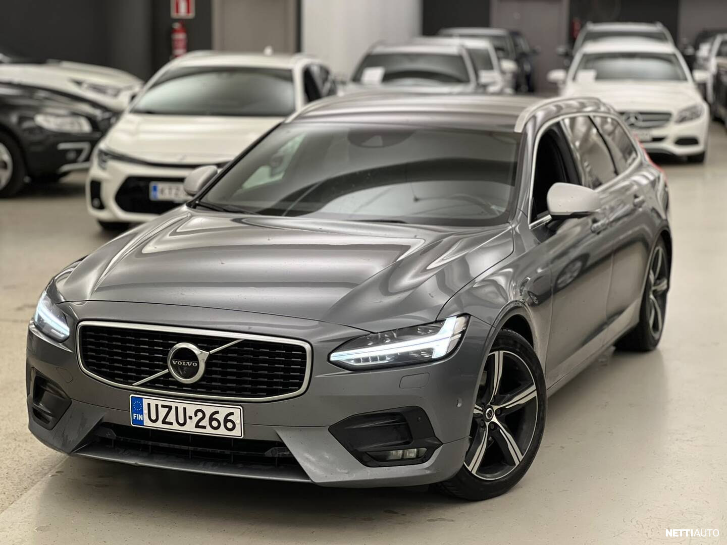 Volvo V90
