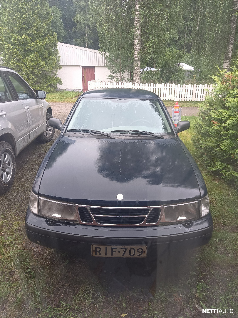 Saab 900