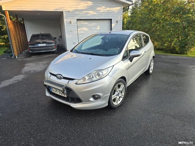 Ford Fiesta Van 2011, photo 1/21