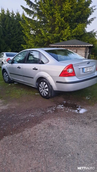 Ford Focus Trend sedan 1.6 100 hv 2005, kuva 7/16