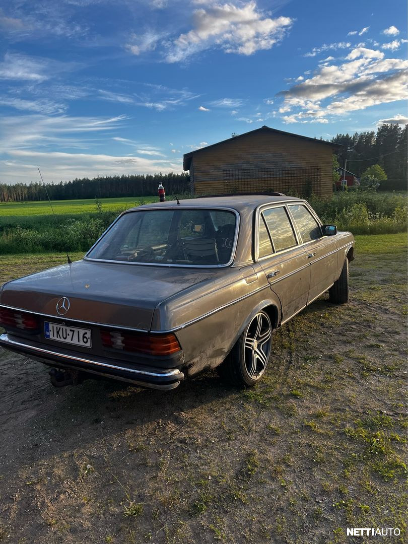Mercedes-Benz 300