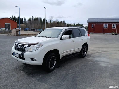 Toyota Land Cruiser 2011, kuva 2/10