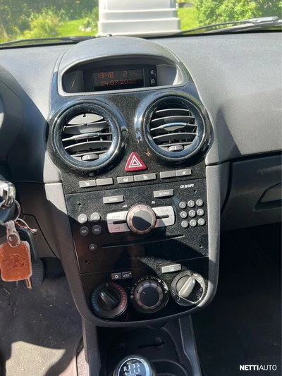 Opel Corsa 2011, photo 7/8