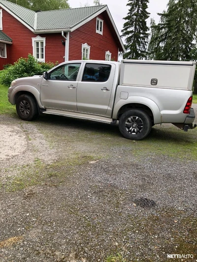 Toyota Hilux 2011, photo 2/5