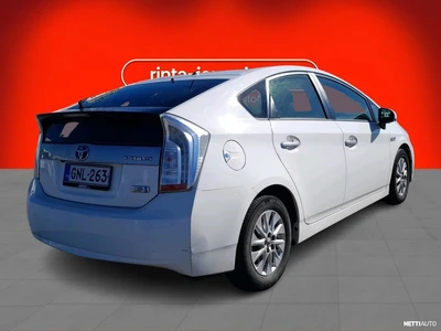 Toyota Prius PHEV Active 2015, kuva 3/5