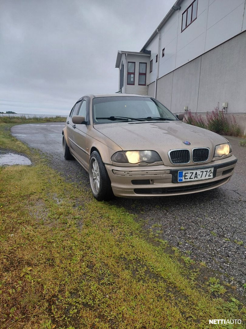 BMW 320