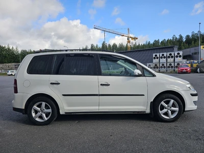 Volkswagen Touran 2008, kuva 7/23