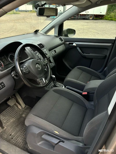 Volkswagen Touran 2013, photo 7/11