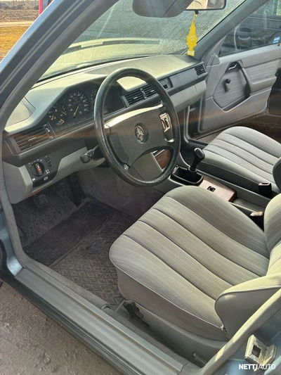 Mercedes-Benz E 230E 1989, kuva 2/10