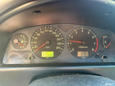 Toyota Avensis 1999, photo 5/6