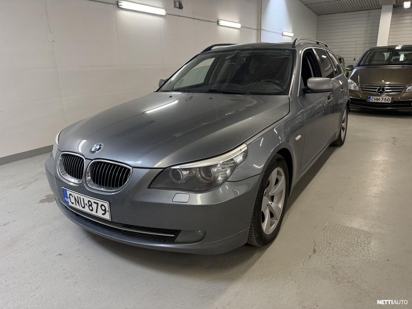 BMW 523