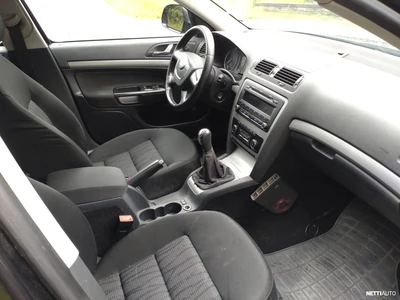 Skoda Octavia 2010, photo 3/6