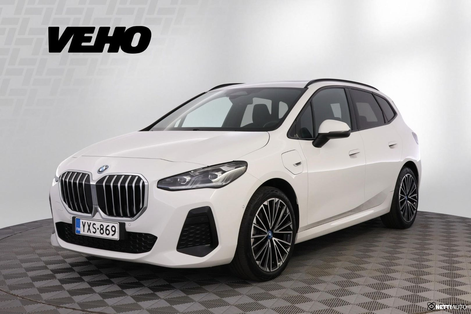 BMW 225