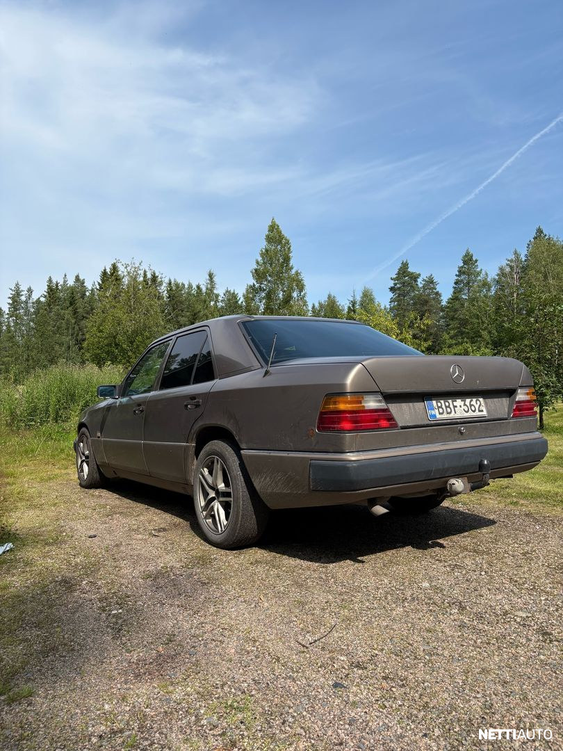 Mercedes-Benz 200
