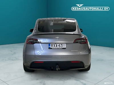 Tesla Model Y Performance 2023, photo 4/26