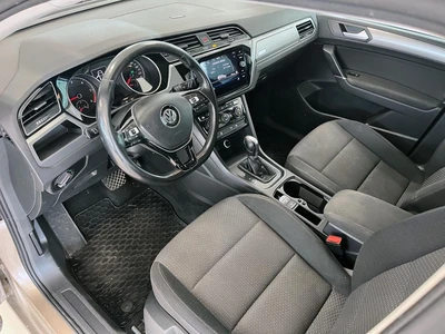 Volkswagen Touran 2019, photo 3/18