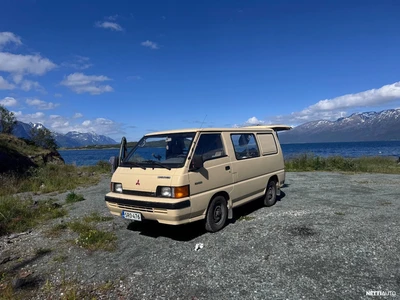 Mitsubishi L300 2,5 D RWD 3h 1992, kuva 1/10