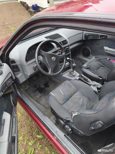Alfa Romeo 145 1995, kuva 2/4