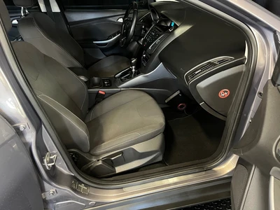 Ford Focus 2012, kuva 5/7