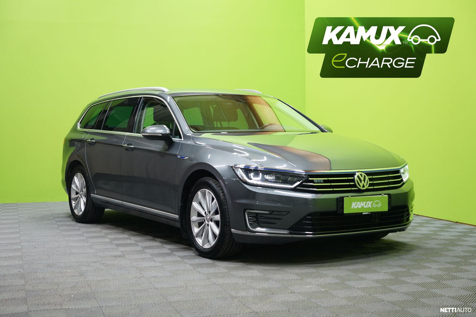 Volkswagen Passat Variant GTE Plug-In Hybrid 160 kW (218 hv) DSG-automaatti *WEBASTO JA VETOKOUKKU*