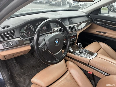 BMW 740 A F01 Sedan 2010, photo 6/13