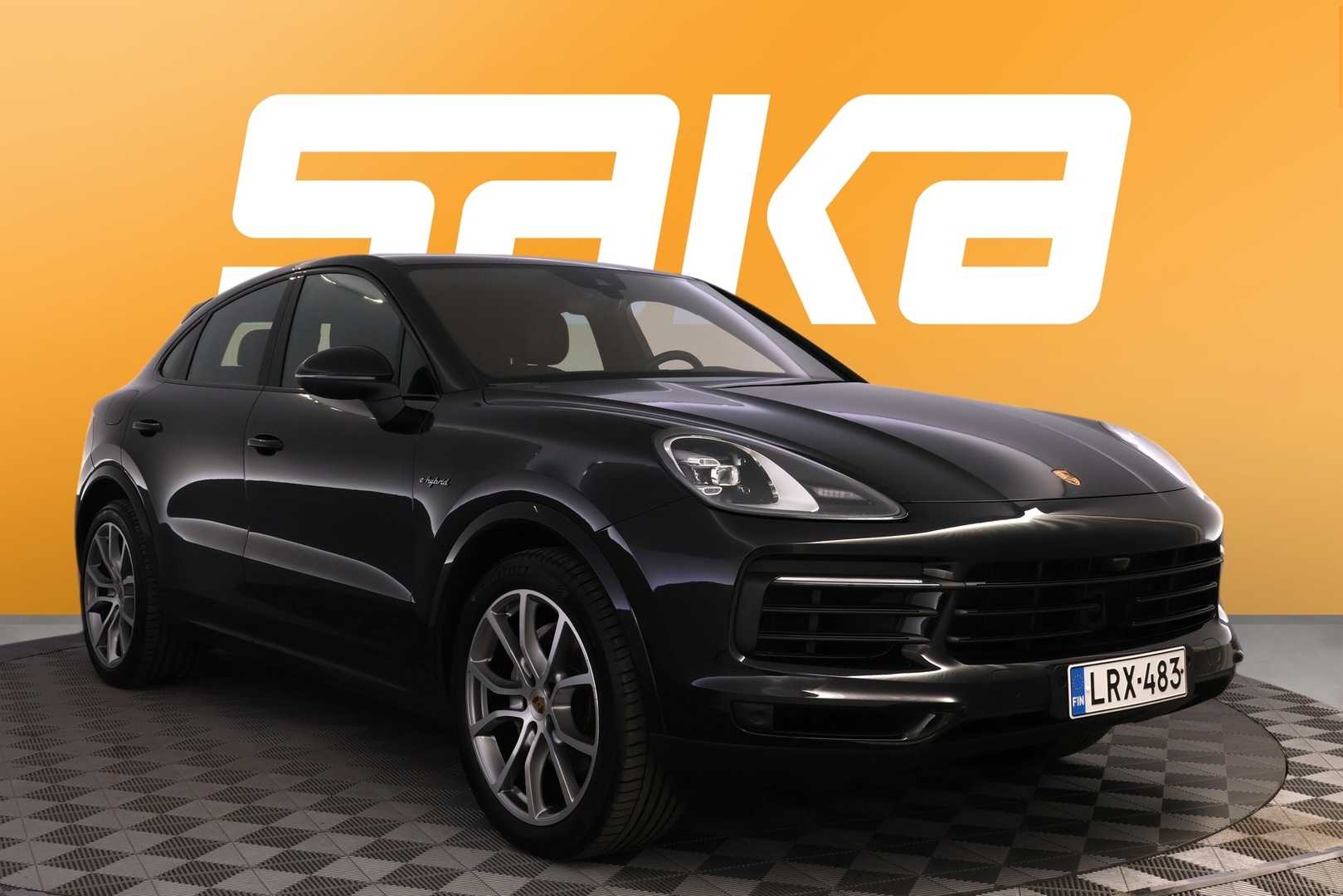 Porsche Cayenne E-Hybrid Coupé Advantage Package