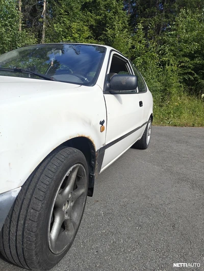Toyota Corolla 1.3 1998, kuva 3/7