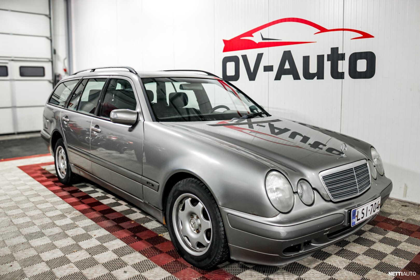 Mercedes-Benz E
