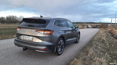 Skoda Enyaq 2022, photo 6/24