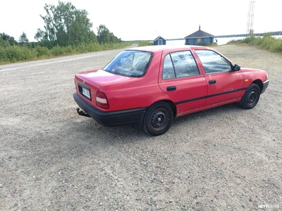 Nissan Sunny 1994, photo 4/15