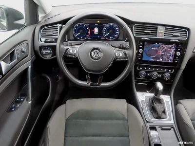 Volkswagen Golf 2019, kuva 7/10