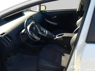Toyota Prius PHEV Active 2015, kuva 4/5