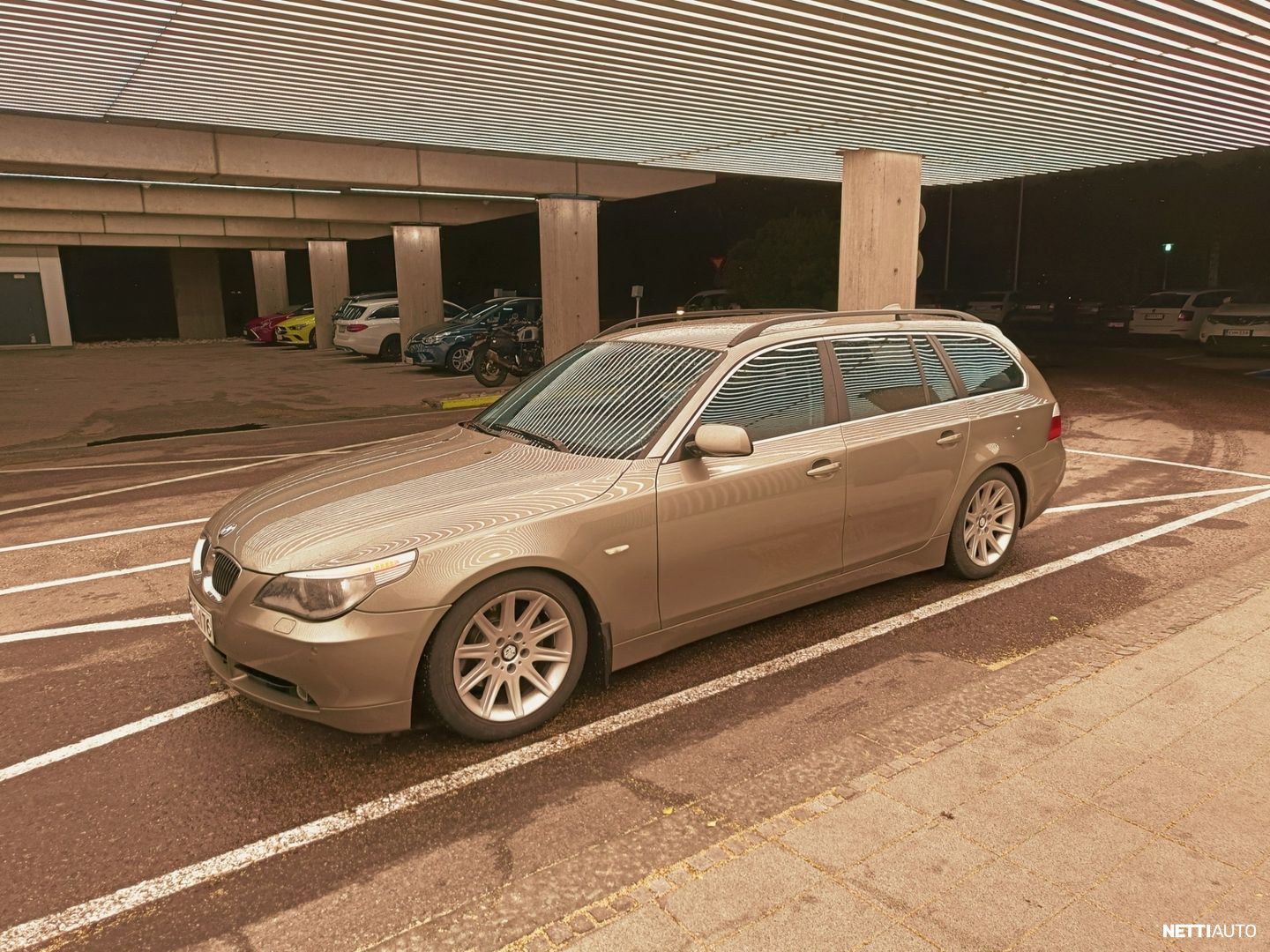 BMW 530