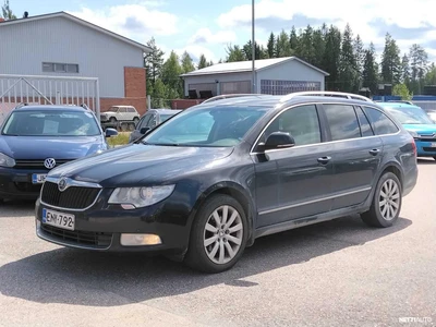 Skoda Superb 2011, kuva 1/7