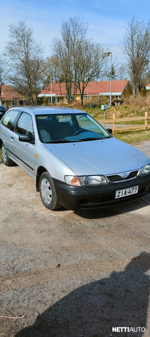 Nissan Almera