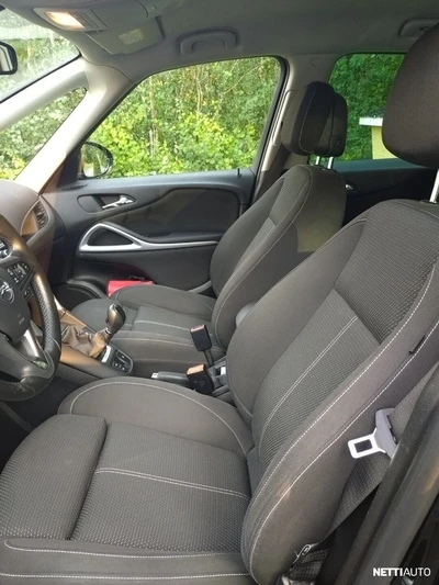 Opel Zafira 2017, photo 5/13