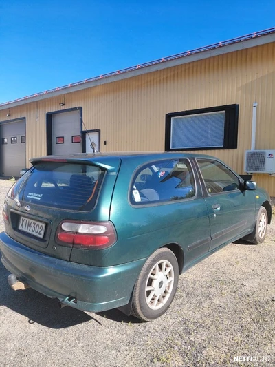 Nissan Almera 1,6 SR Hatchback 2000, photo 4/7