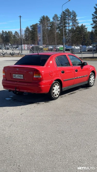 Opel Astra 1,6 16V Club 4d AT 2000, kuva 4/7