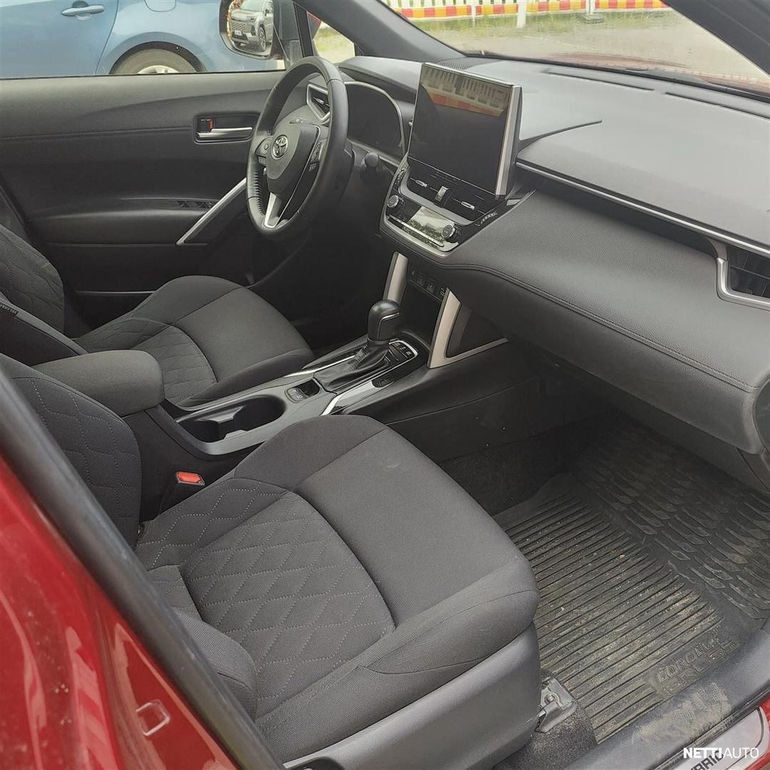Toyota Corolla Cross 2023, photo 6/6