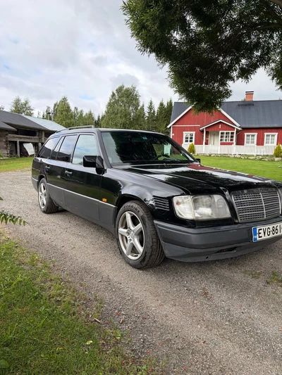 Mercedes-Benz 300 1995, kuva 1/10