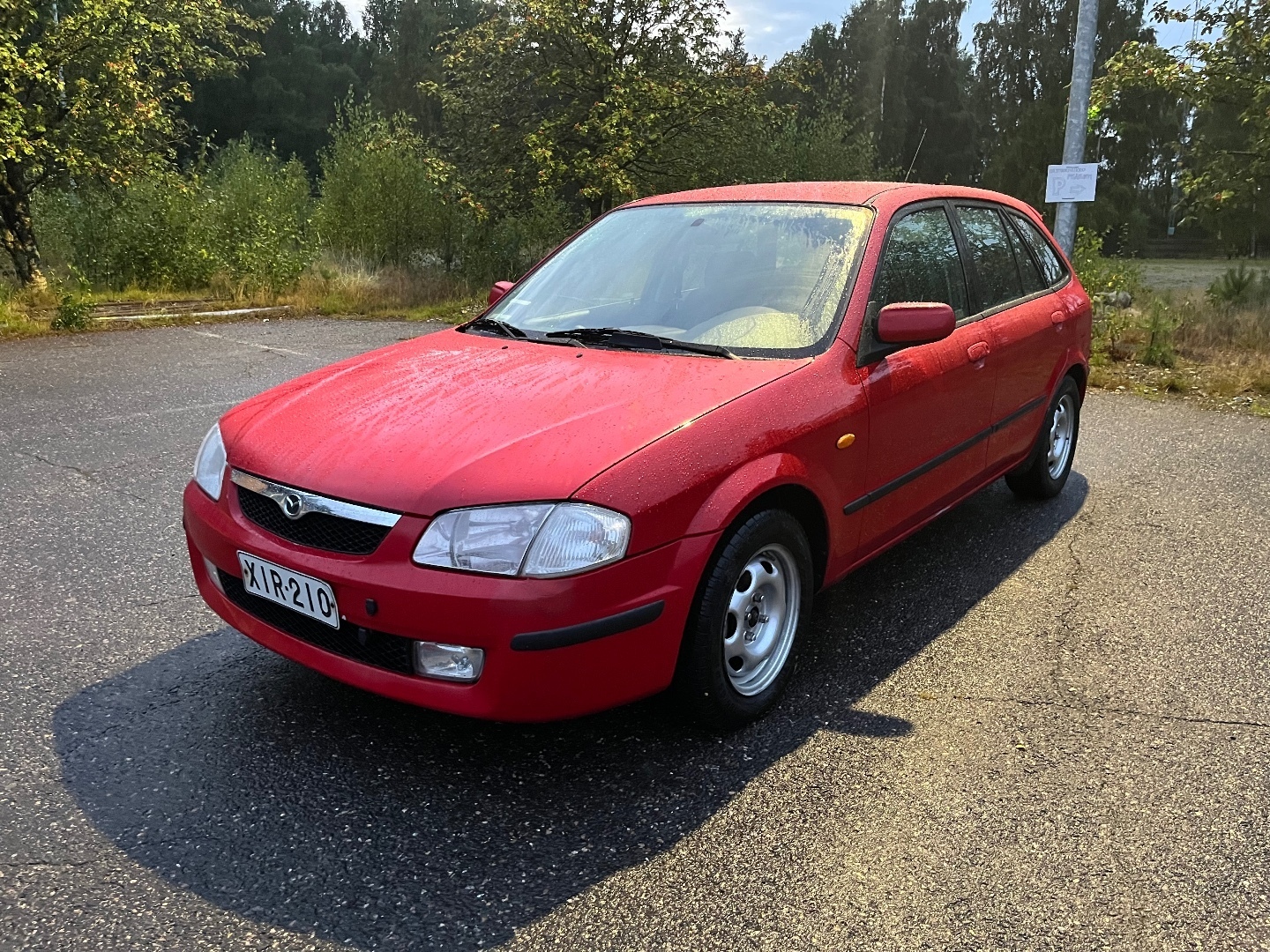 Mazda 323F