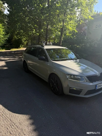 Skoda Octavia Combi 2,0 TDI 184 RS 2016, photo 3/7