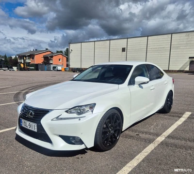 Lexus IS 300h Executive 2014, kuva 1/19