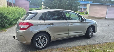 Citroen C4 HDi 112 Confort 2011, photo 3/9