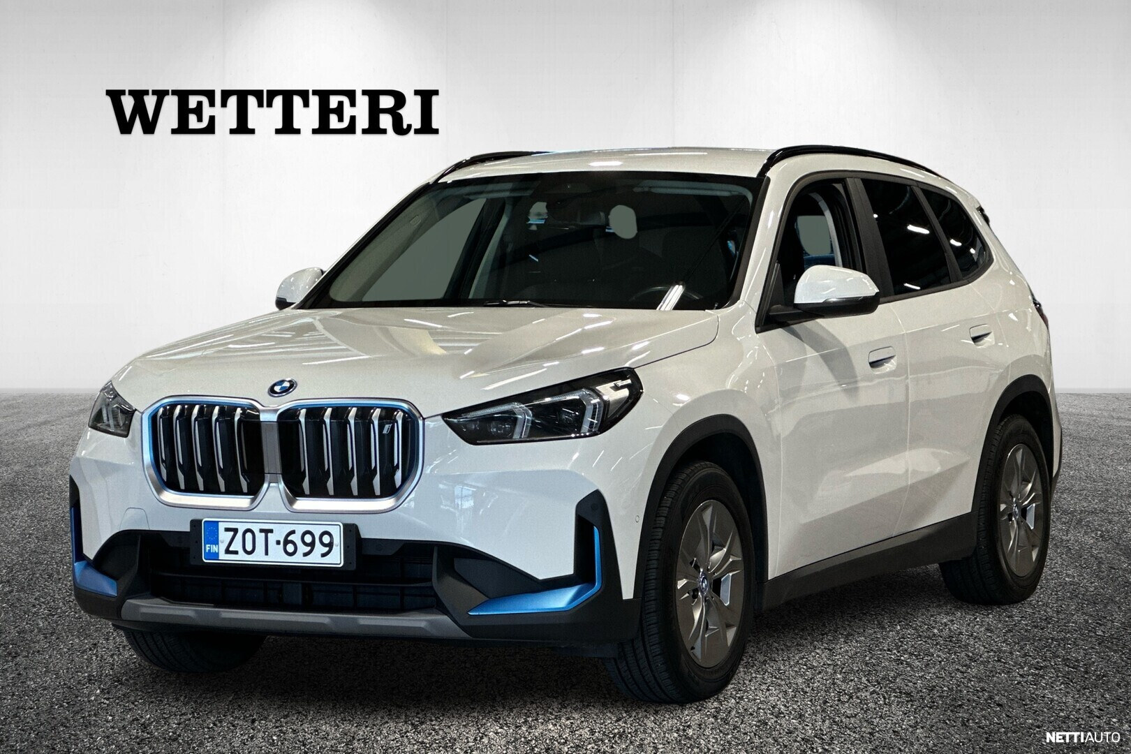 BMW iX1