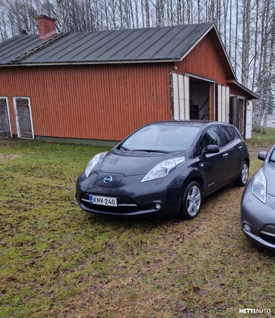Nissan Leaf Acenta 30 kWh 6,6 kW charger 2016, photo 2/25